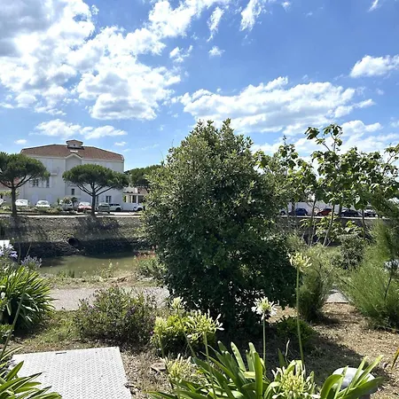 Sg190-008 - 3 Pieces 6 Couchages Gilles Croix De Vie