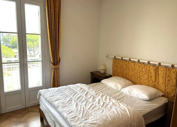 Sg190-008 - 3 Pieces 6 Couchages Gilles Croix De Vie *